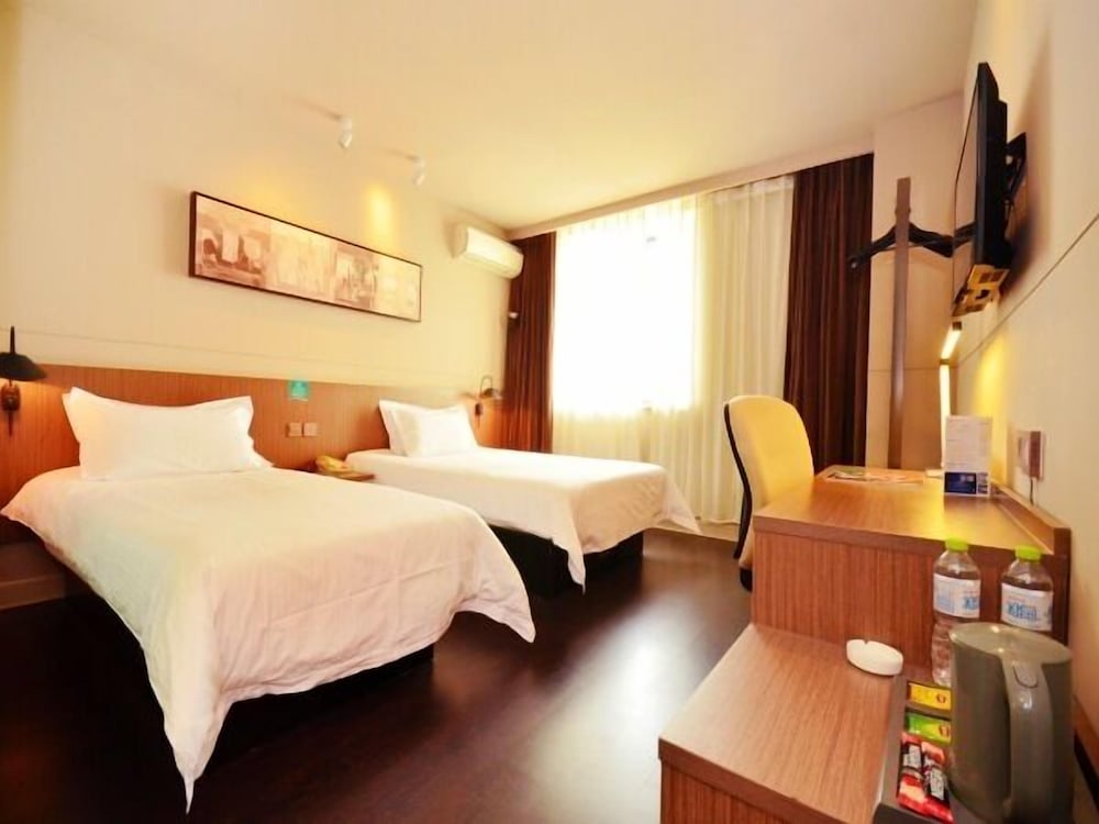 Фото Jinjiang Inn Select Wuhan Chuhehan Street Shuiguo Lake