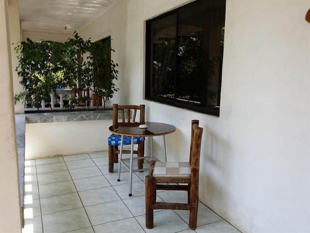 Фото Lapu Lapu Cottages and Restaurant