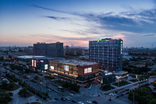 Внешний вид отеля Holiday Inn Express Shanghai Tangzhen, an Ihg Hotel в Пудуне, фото 4