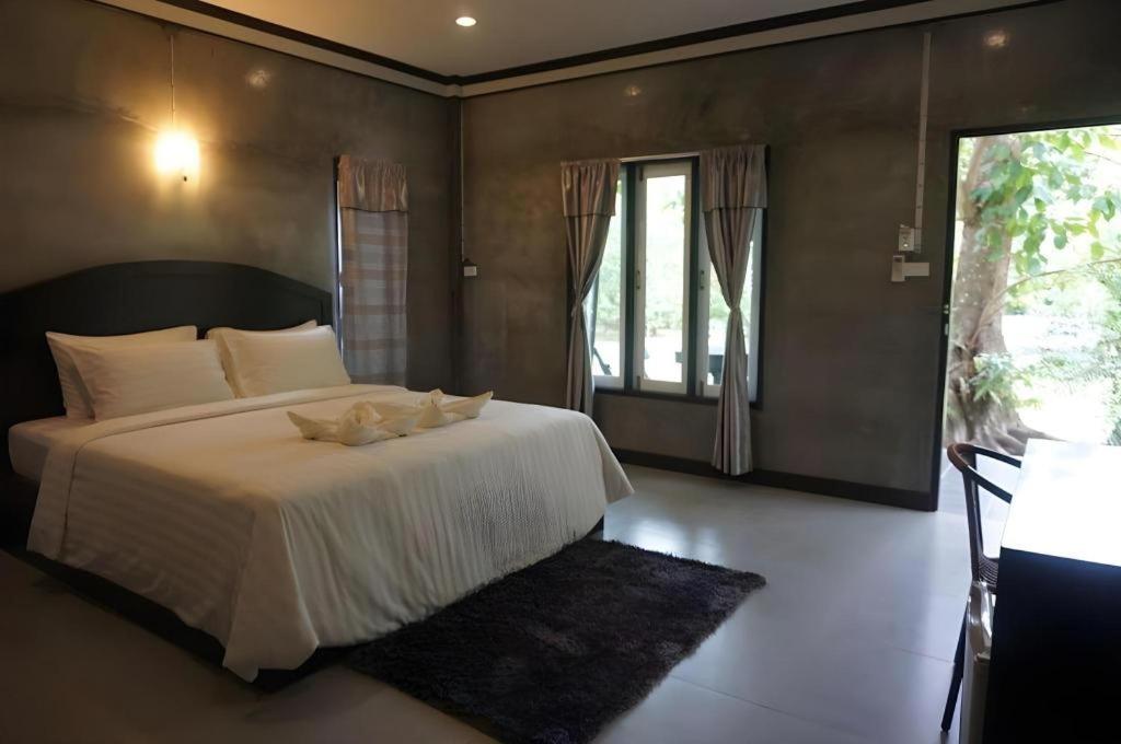 Фото V Valley Resort