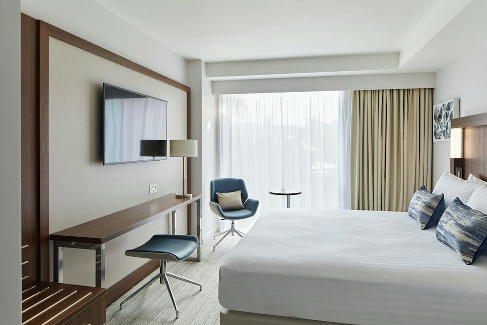 Фото Courtyard by Marriott Oxford City Centre