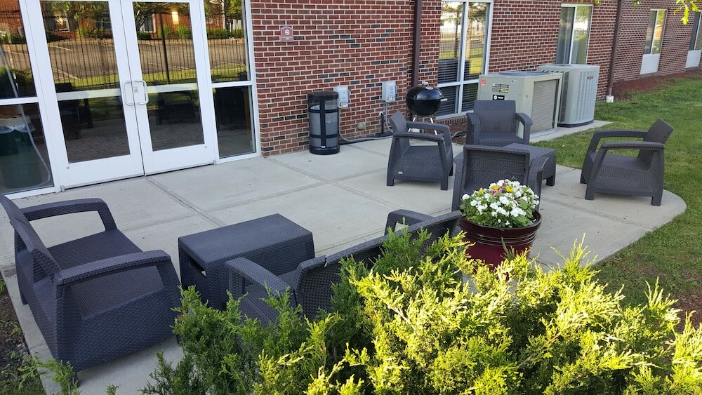 Фото Comfort Suites Urbana Champaign, University Area