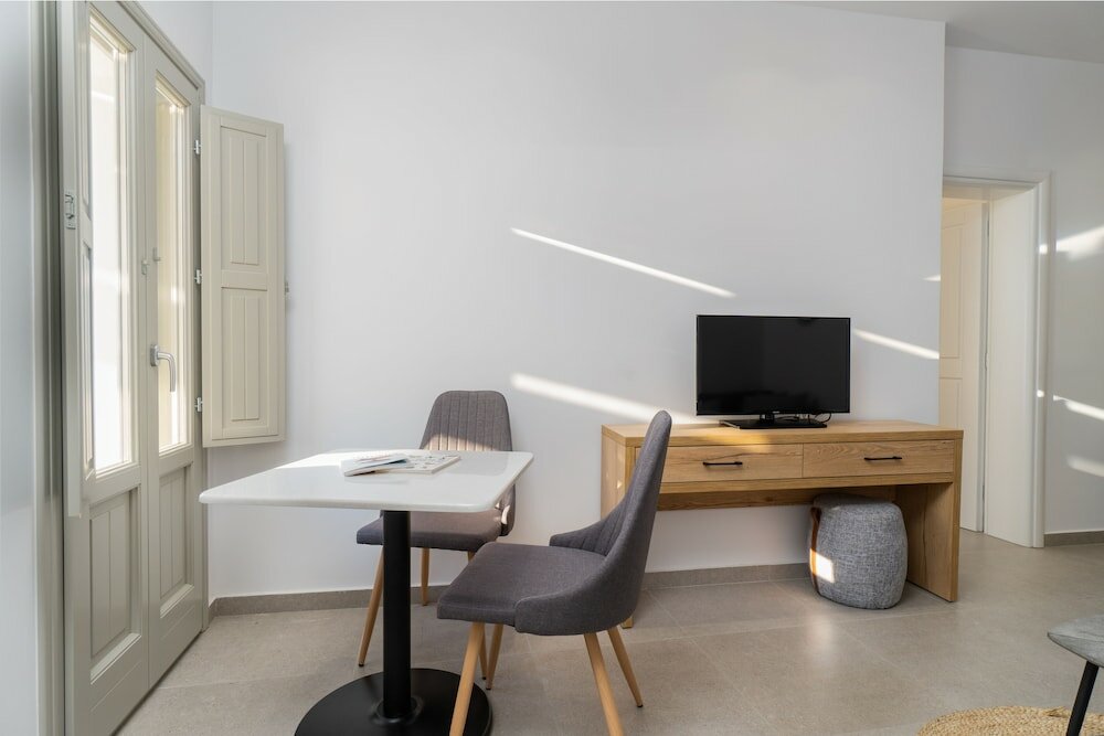 Фото Symphony Suites