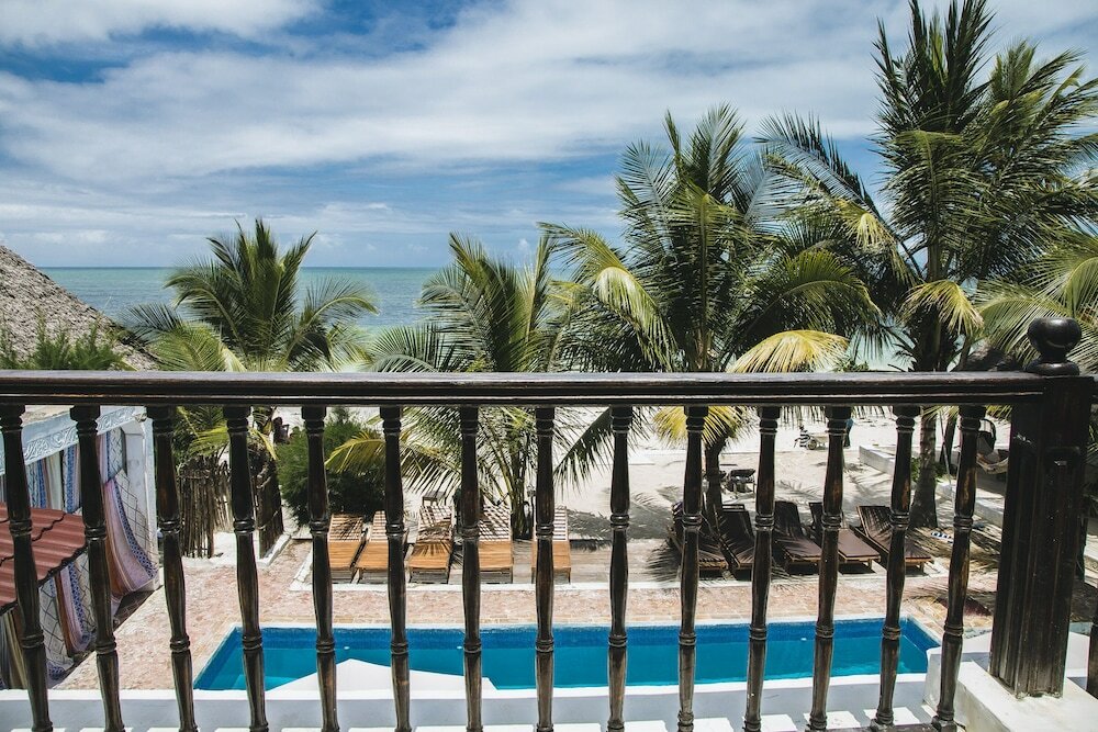 Фото Moonshine Uroa Boutique Hotel