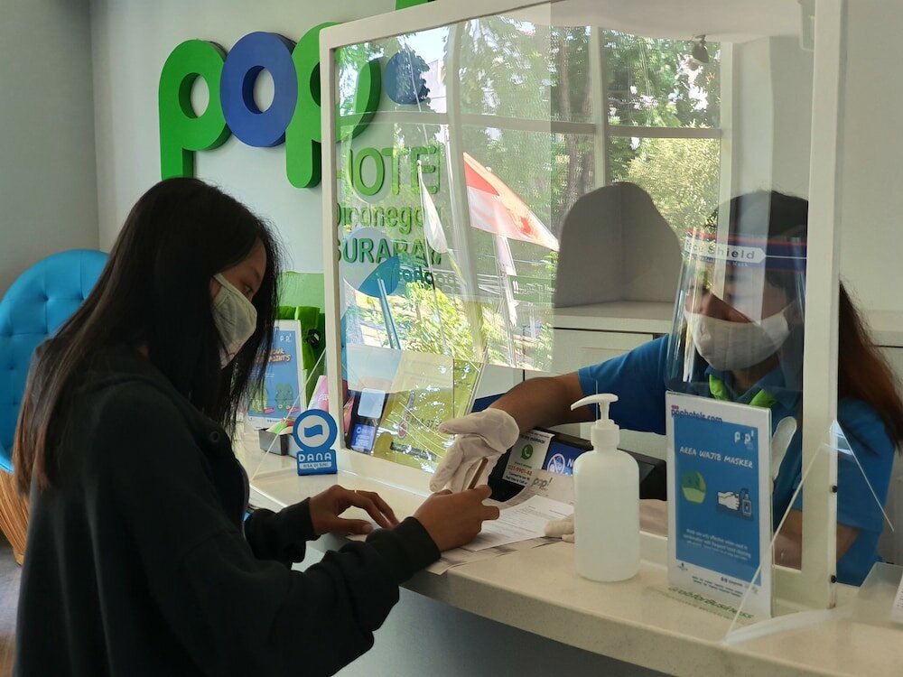 Фото Pop! Hotel Diponegoro Surabaya