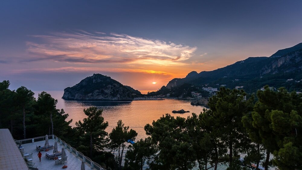 Фото Akrotiri Beach