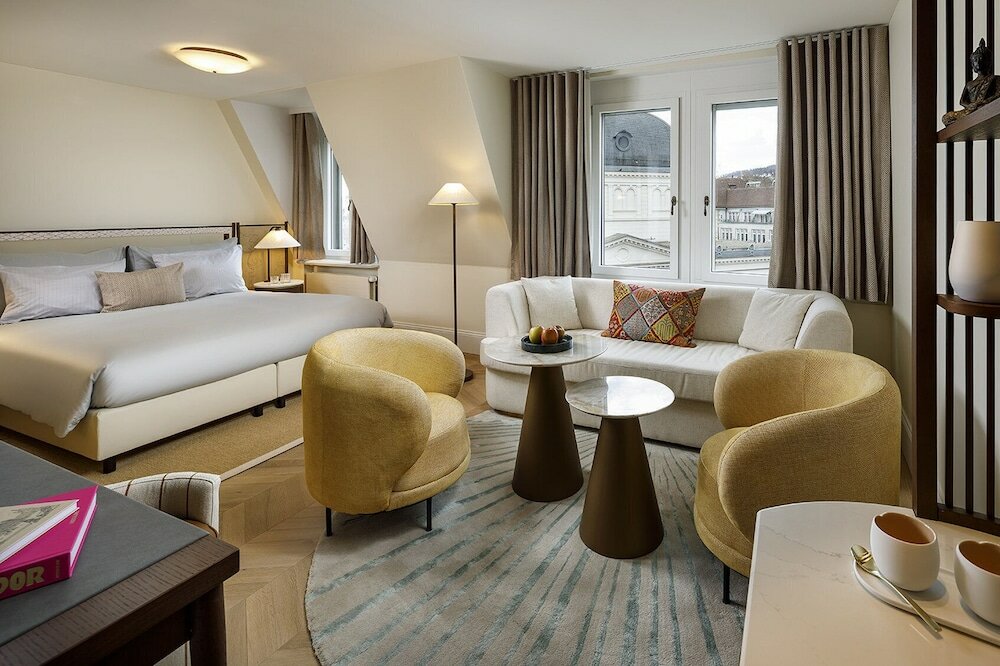 Фото Ambassador Hotel Zriuch