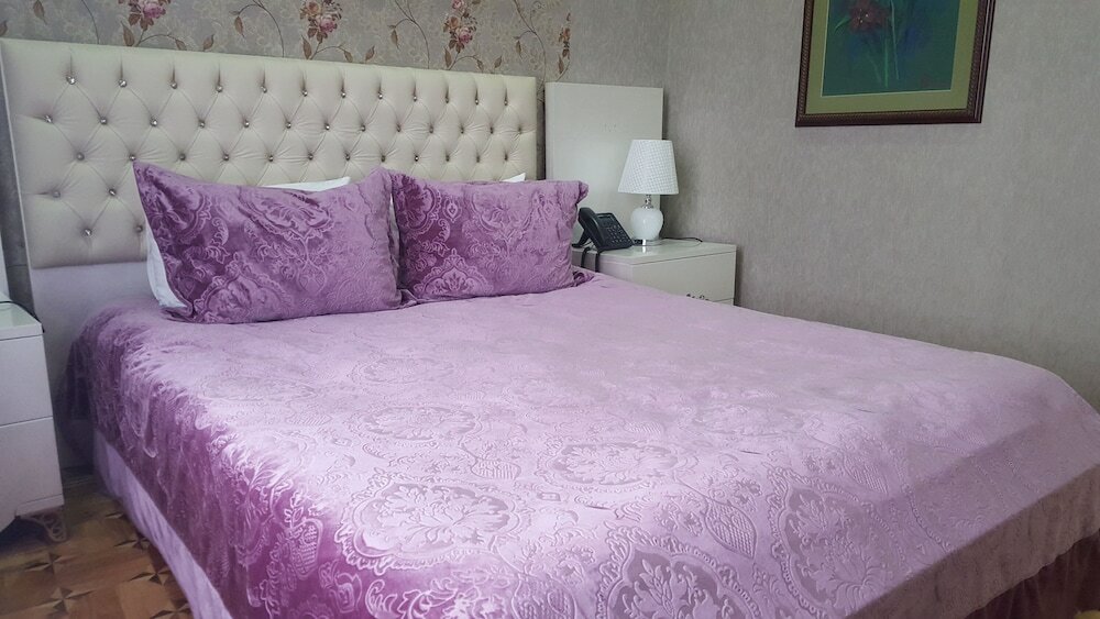 Фото Premier Old Gates Hotel