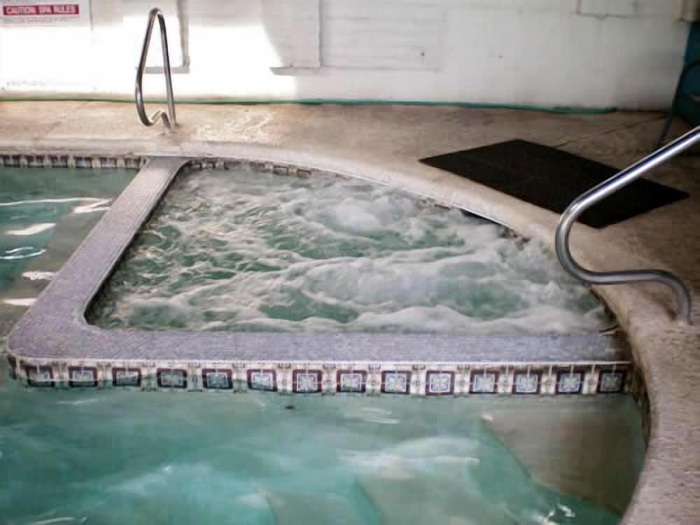 Фото Coronada Inn and Suites