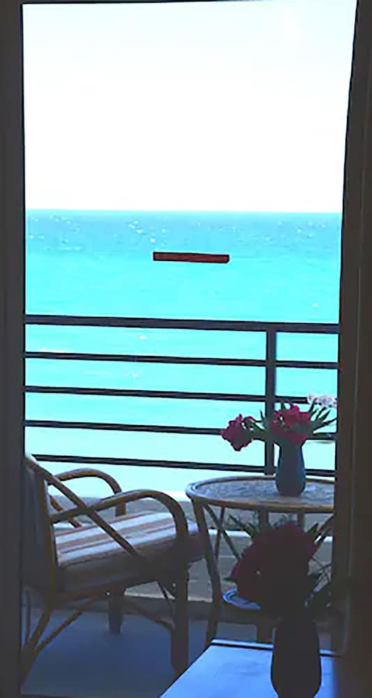 Фото Themis Beach Hotel