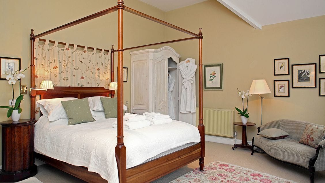 Фото Weir Cottage