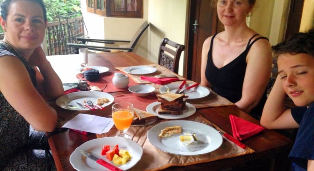 Фото Tree Breeze Inn