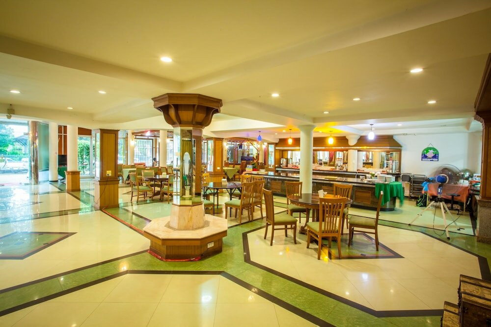 Фото Nh Elegant Hotel