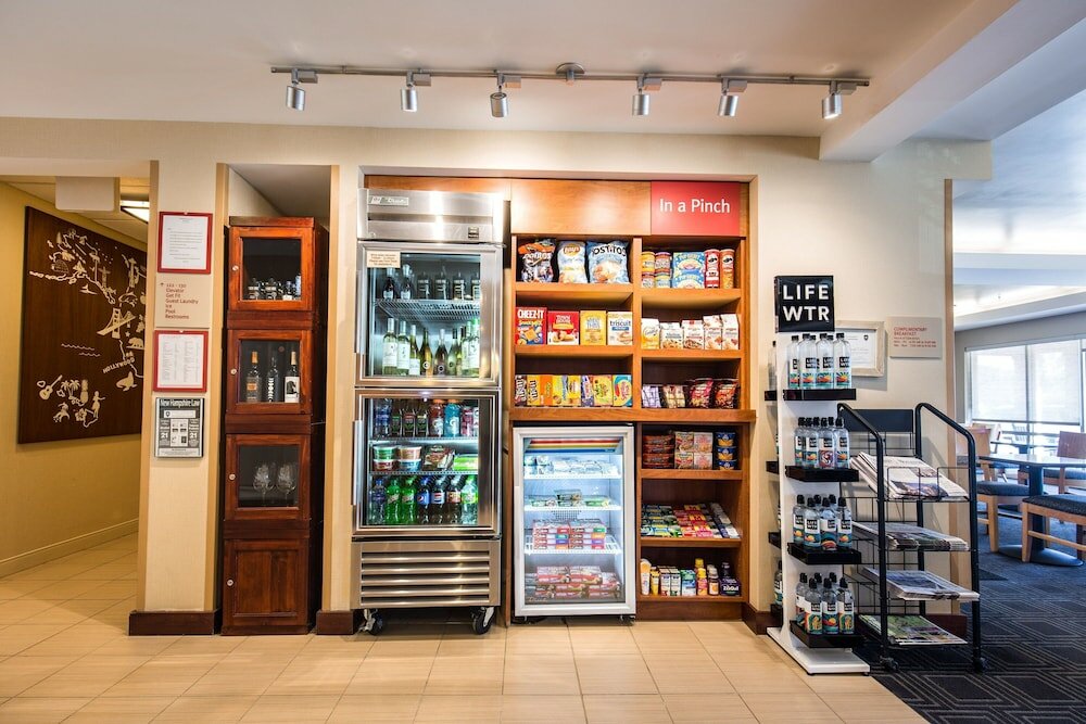 Фото TownePlace Suites by Marriott Gilford