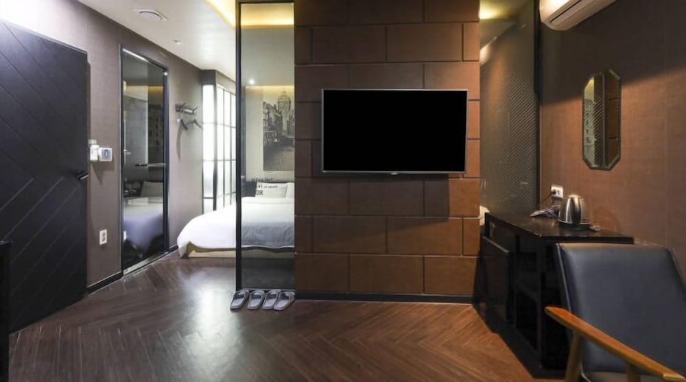 Фото 2 Heaven Hotel