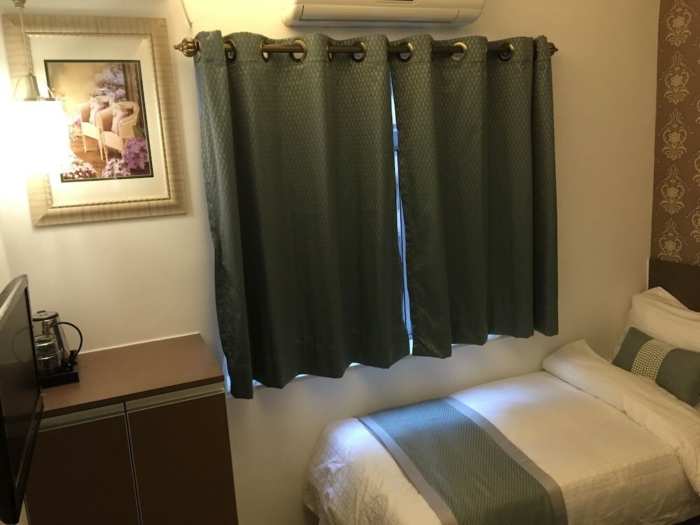 Фото Seasons Hotel - Causeway Bay