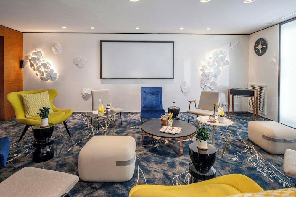 Фото Renaissance Paris Republique Hotel