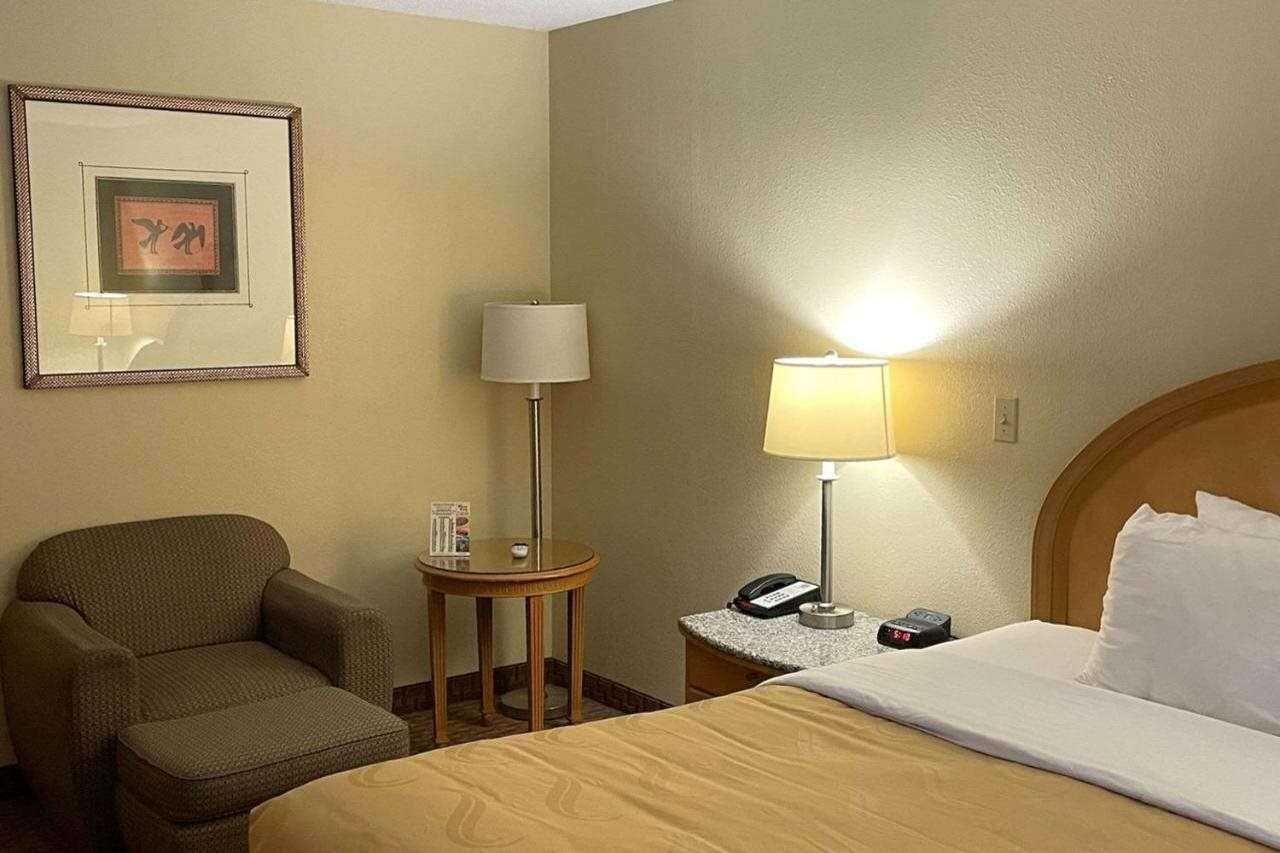 Фото Quality Inn & Suites Greenfield I-70