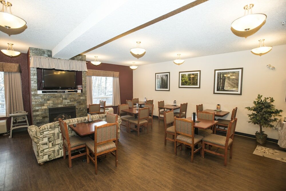 Фото Lakeview Inns & Suites - Chetwynd