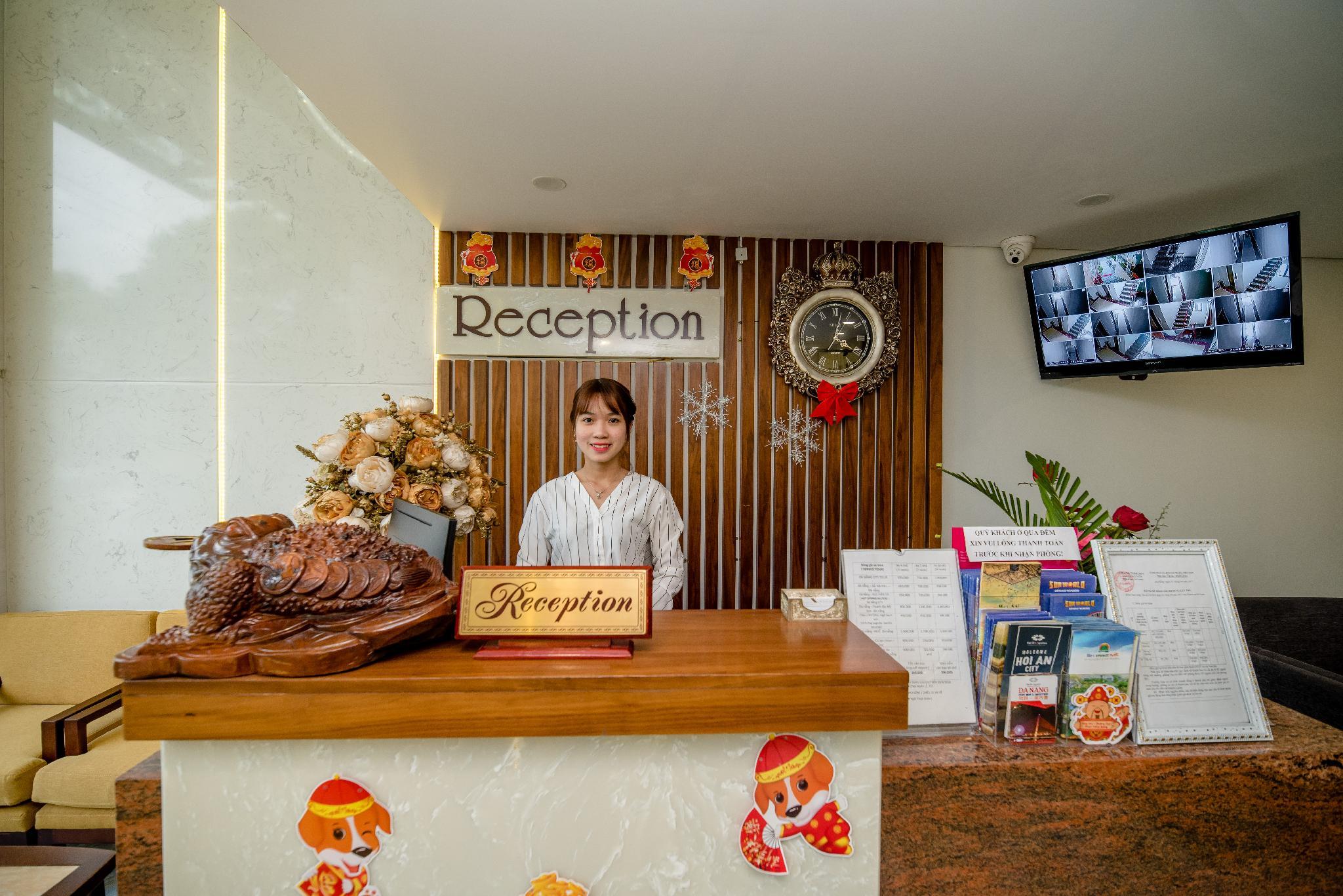 Фото La Lune Hotel