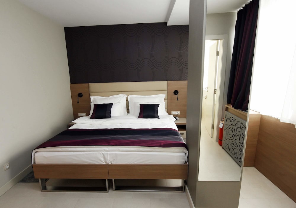 Фото Hotel Srbija Garden