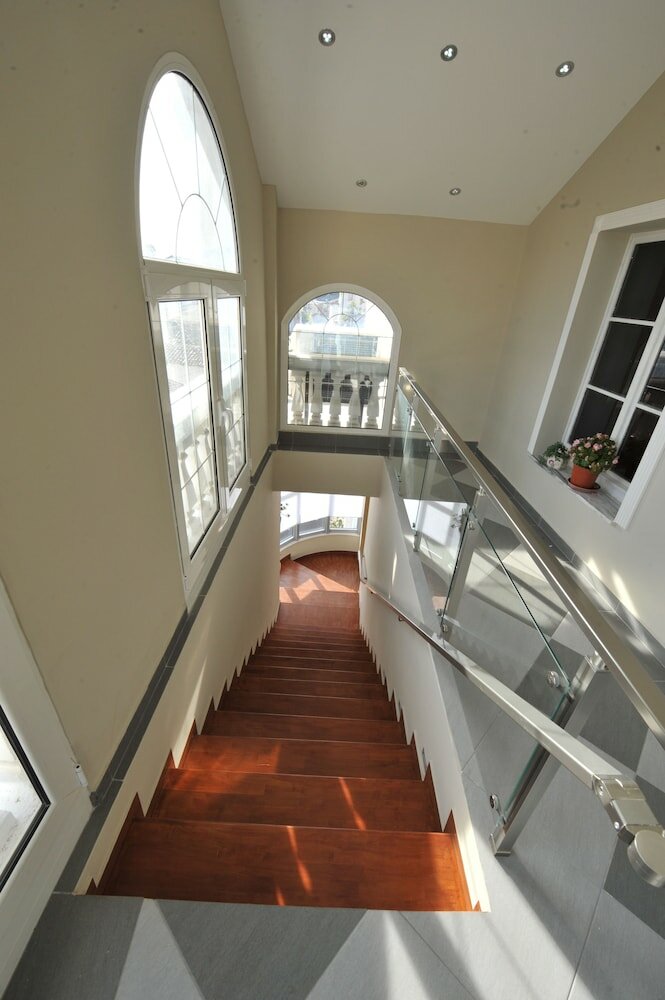 Фото Rose Garden Hotel