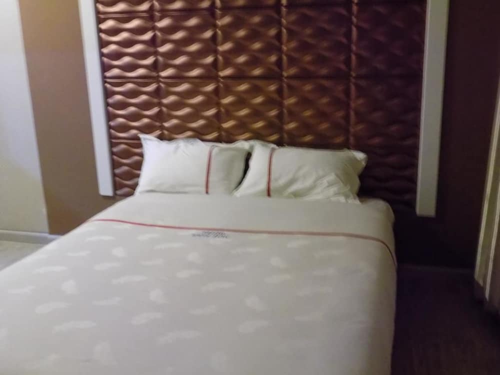 Фото Freedom City Hotel