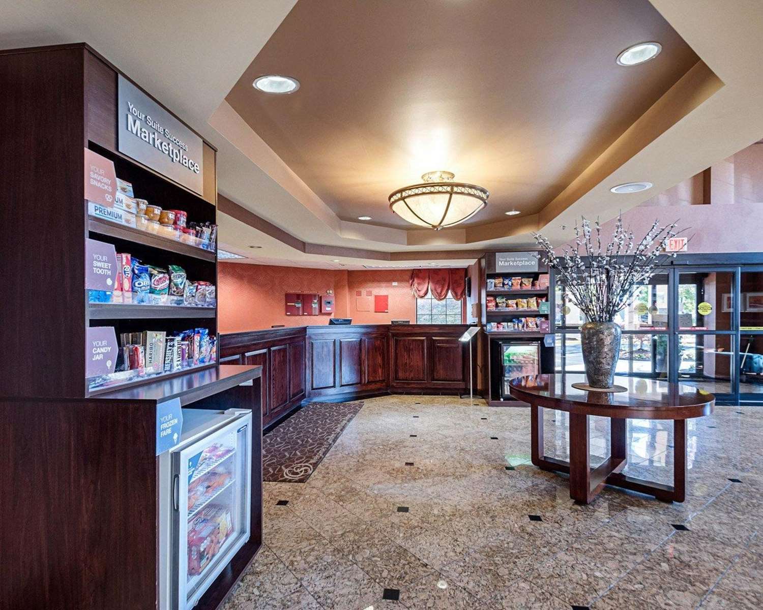 Фото Comfort Suites Dulles Airport