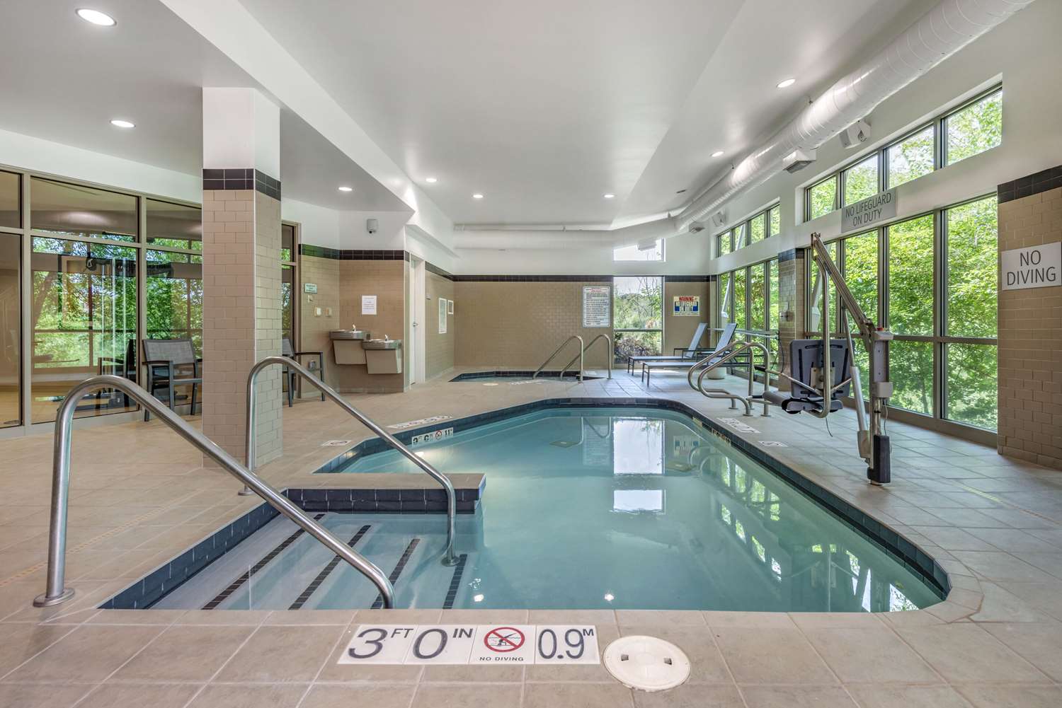 Фото Cambria Hotel Madison East