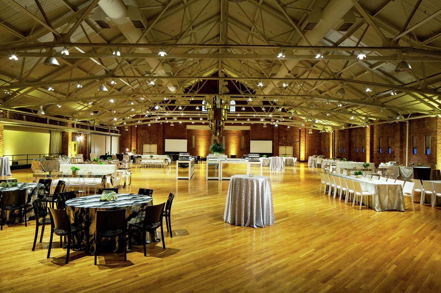 Фото DoubleTree by Hilton Manchester Downtown