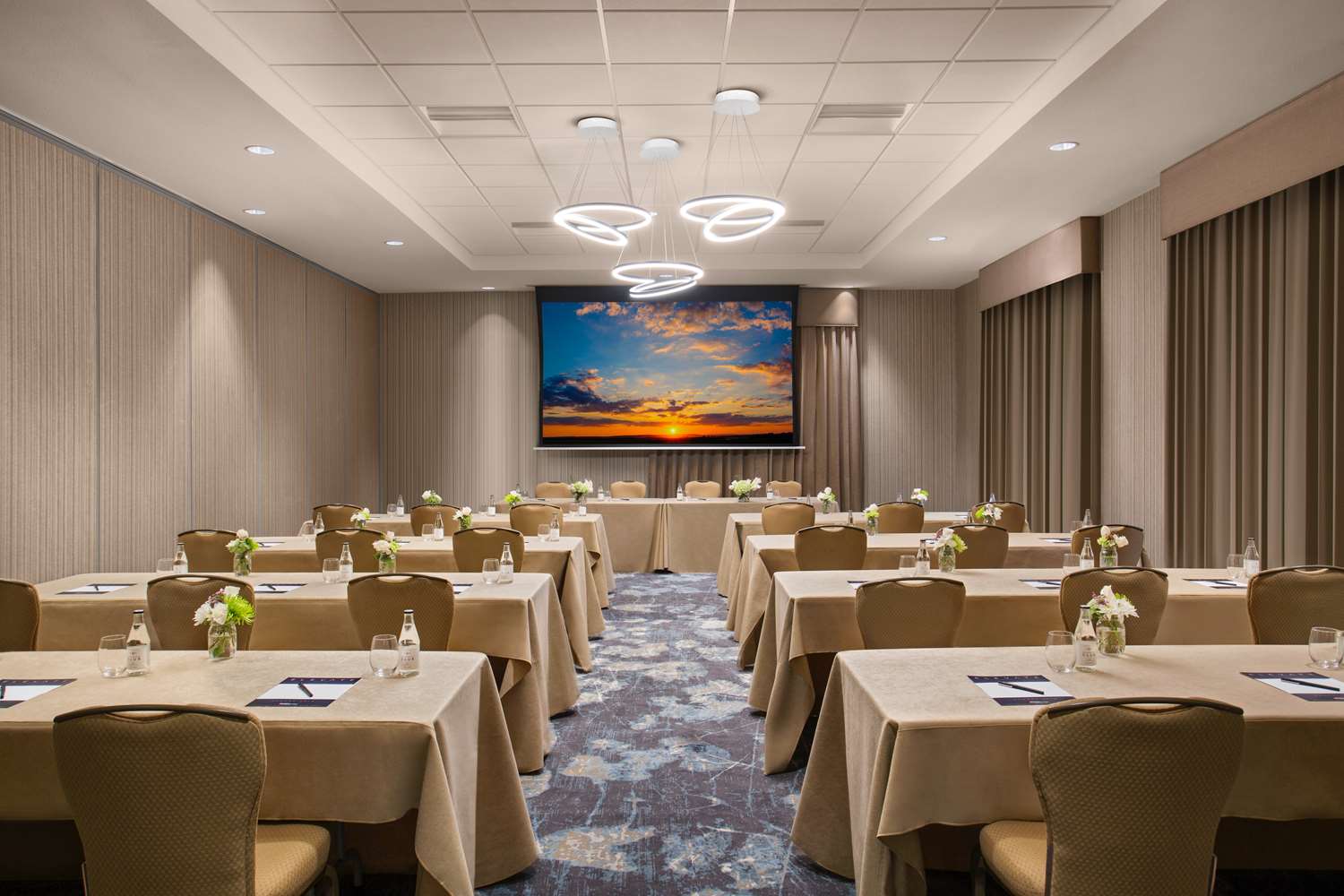 Фото Hilton Garden Inn Lubbock