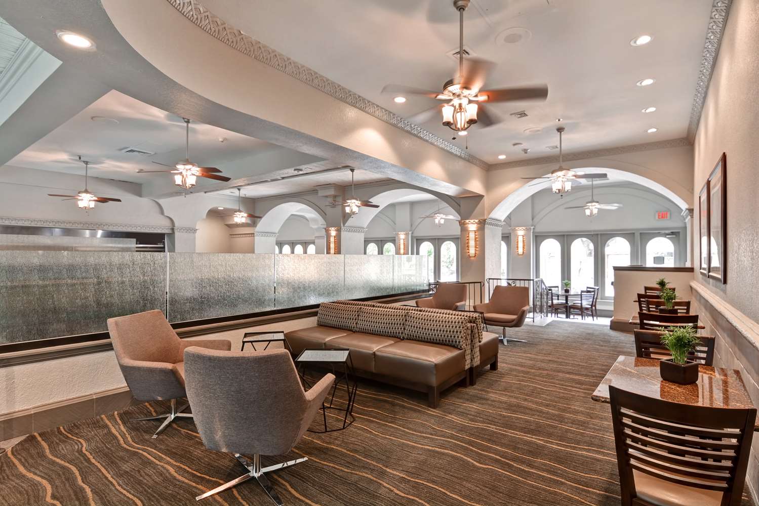 Фото Embassy Suites by Hilton Miami International Airport