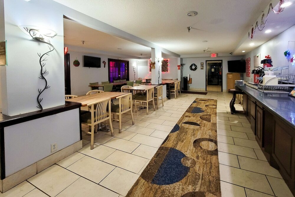 Фото Comfort Inn & Suites