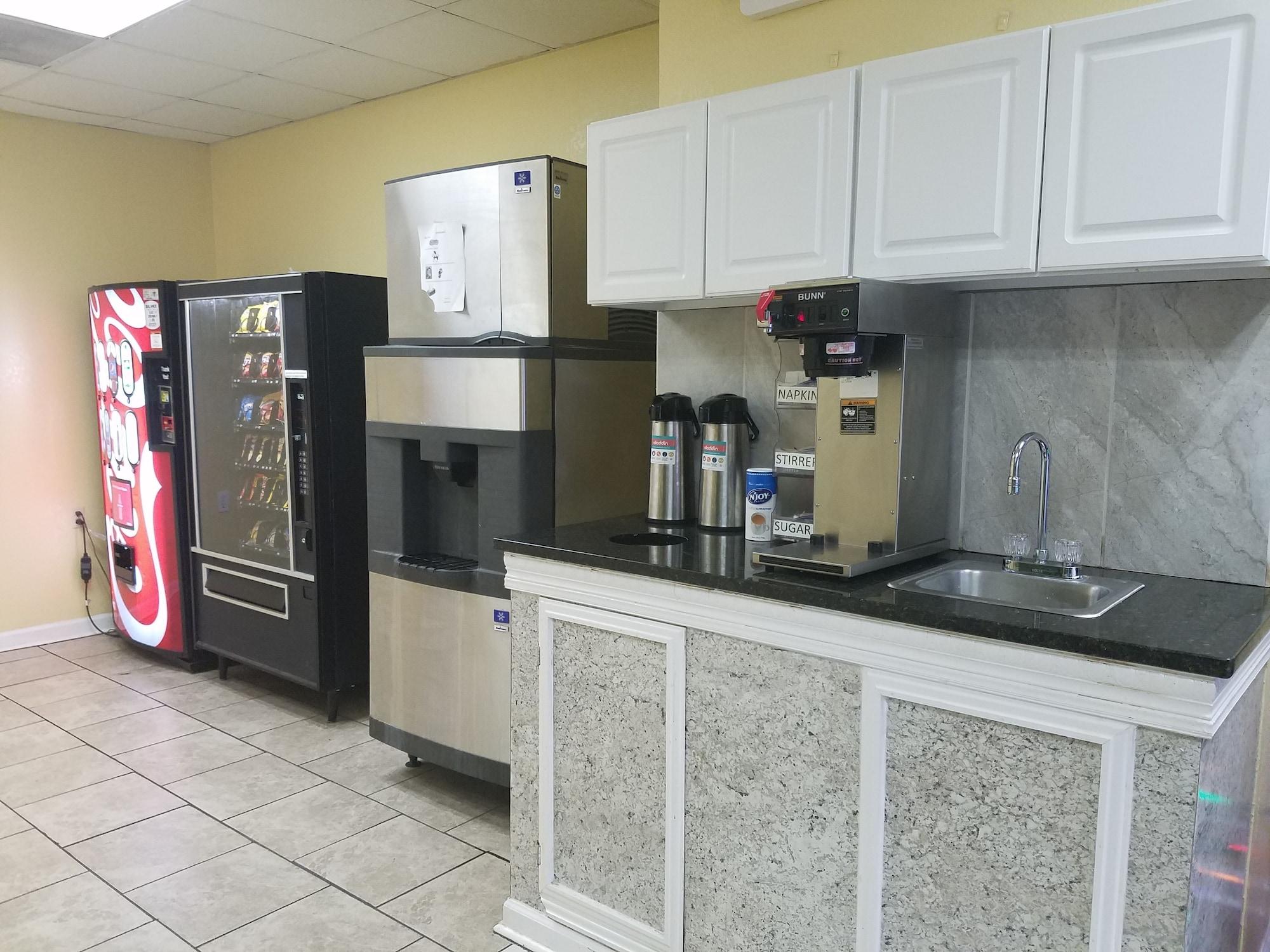 Фото Masters Inn Columbia I-26