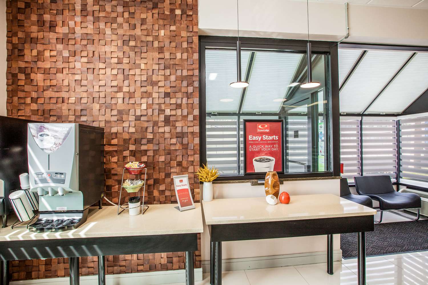 Фото Super 8 by Wyndham Meadowlands