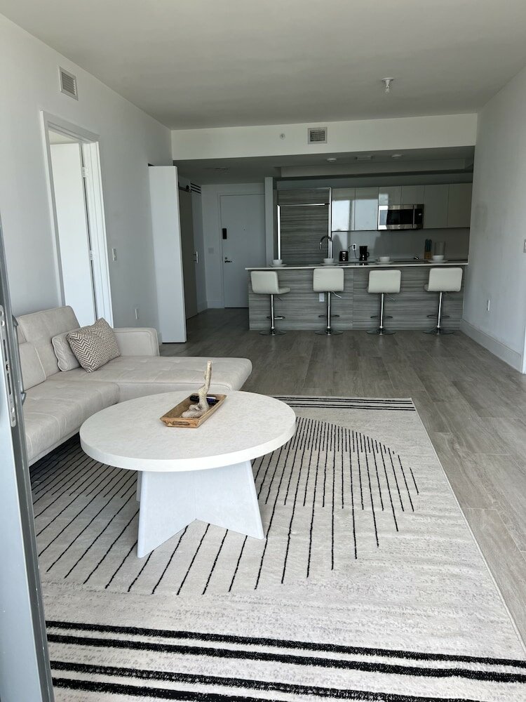 Фото Hyde Suites Midtown Miami