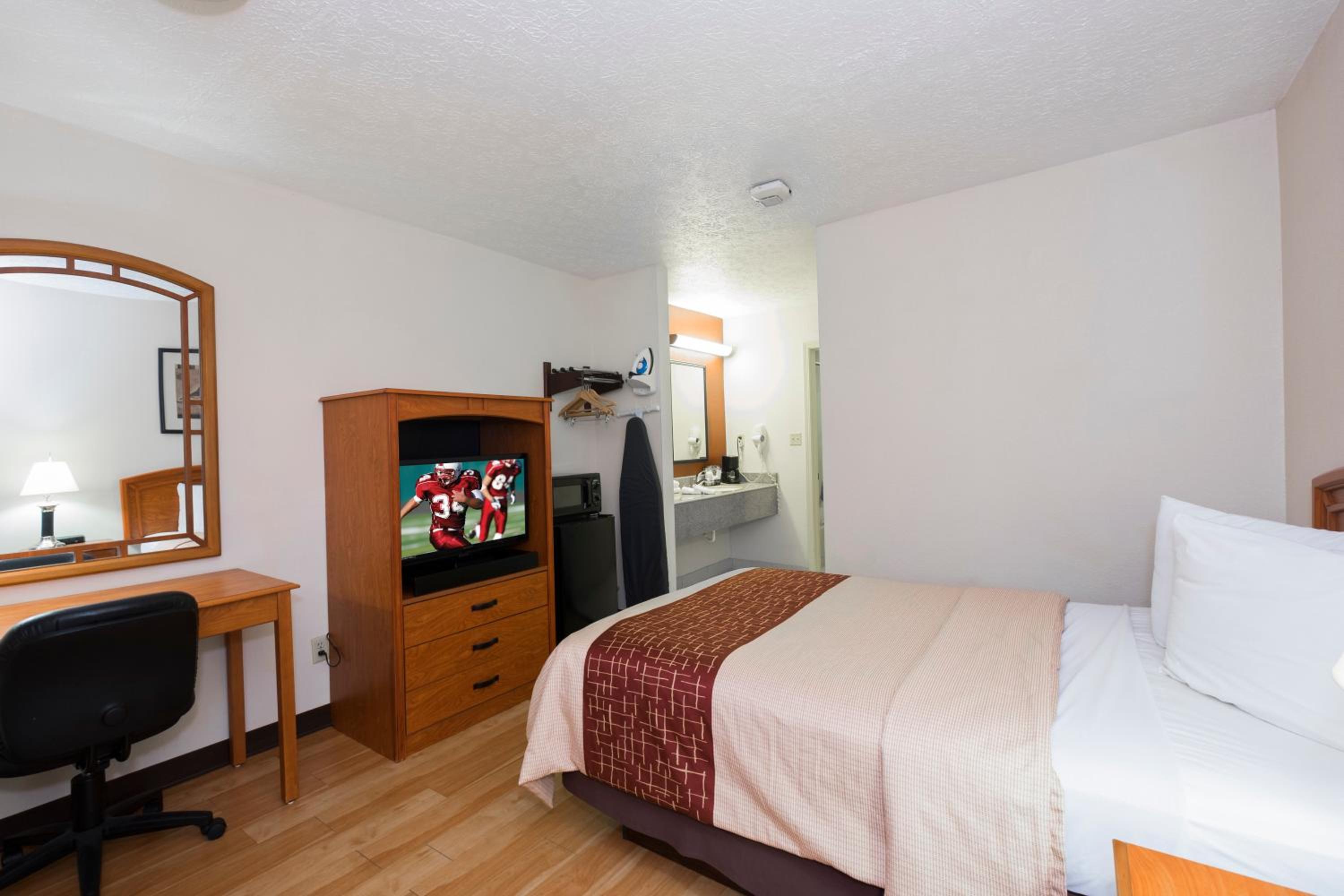 Фото Red Roof Inn Columbus Northeast - Westerville