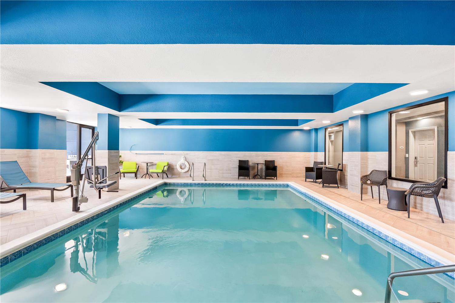 Фото Hampton Inn & Suites Lathrop