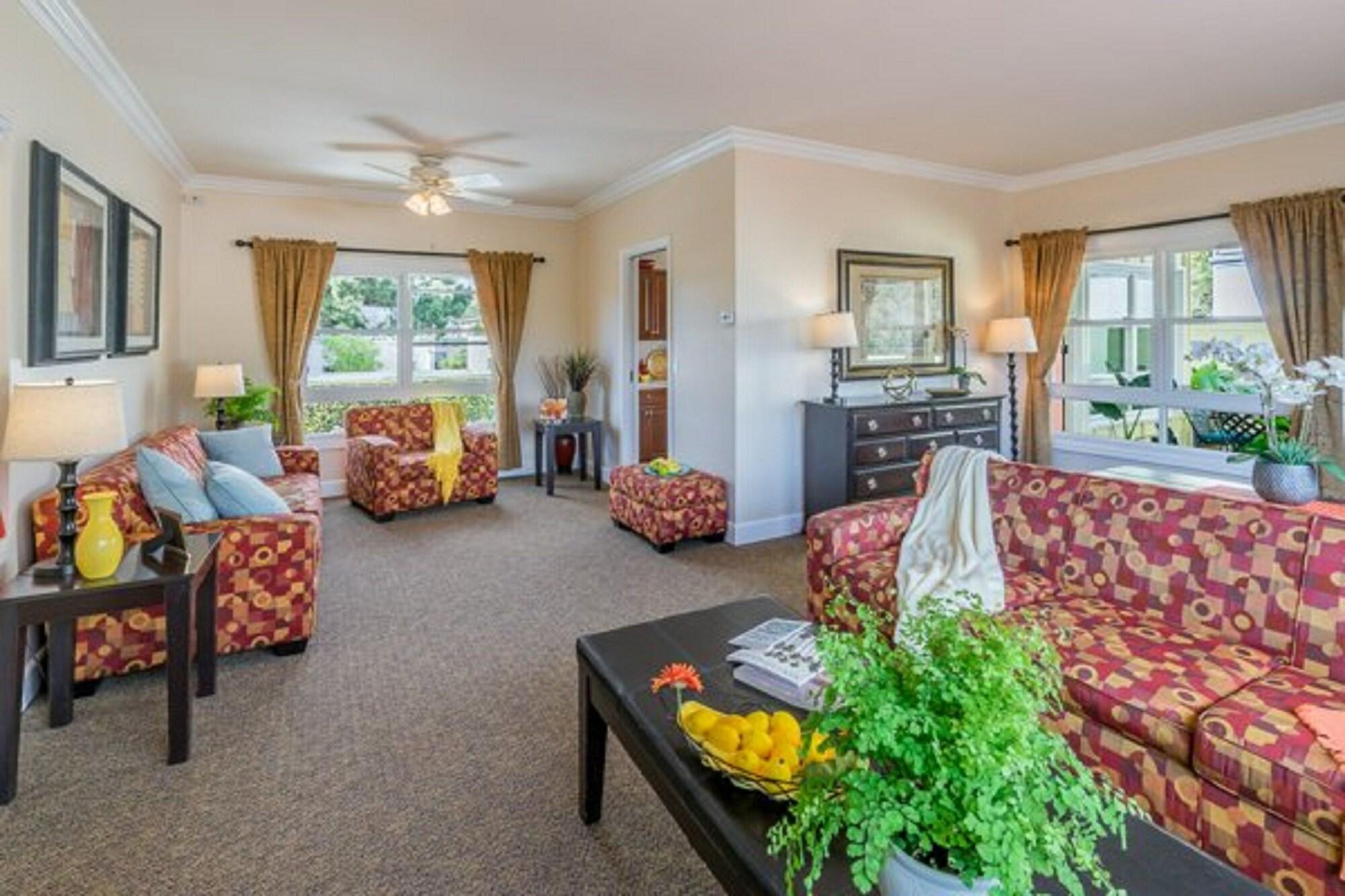 Фото Beach House Inn