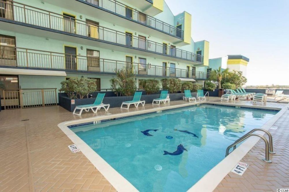 Фото Monterey Bay Suites