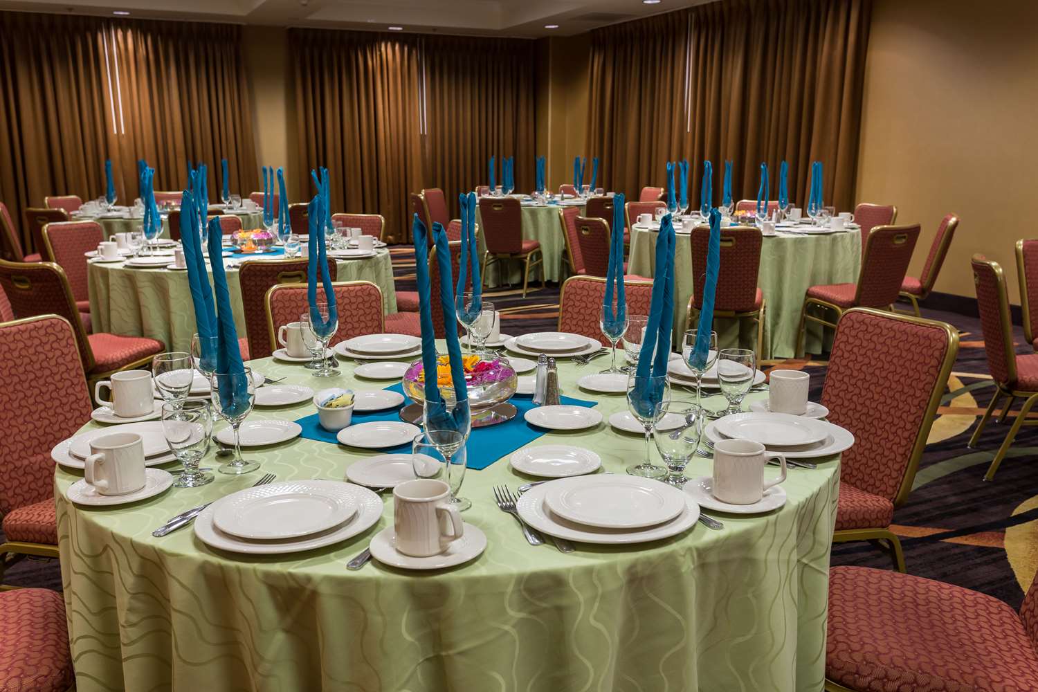 Фото Hilton Garden Inn San Mateo