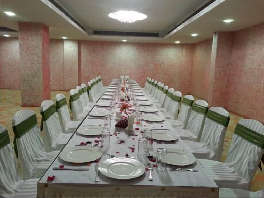 Фото Hotel Patliputra Nirvanaa