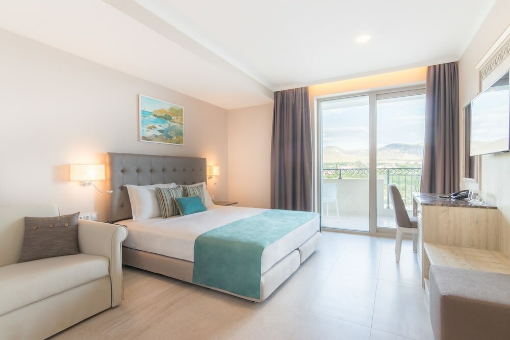 Фото King Maron Wellness Beach Hotel