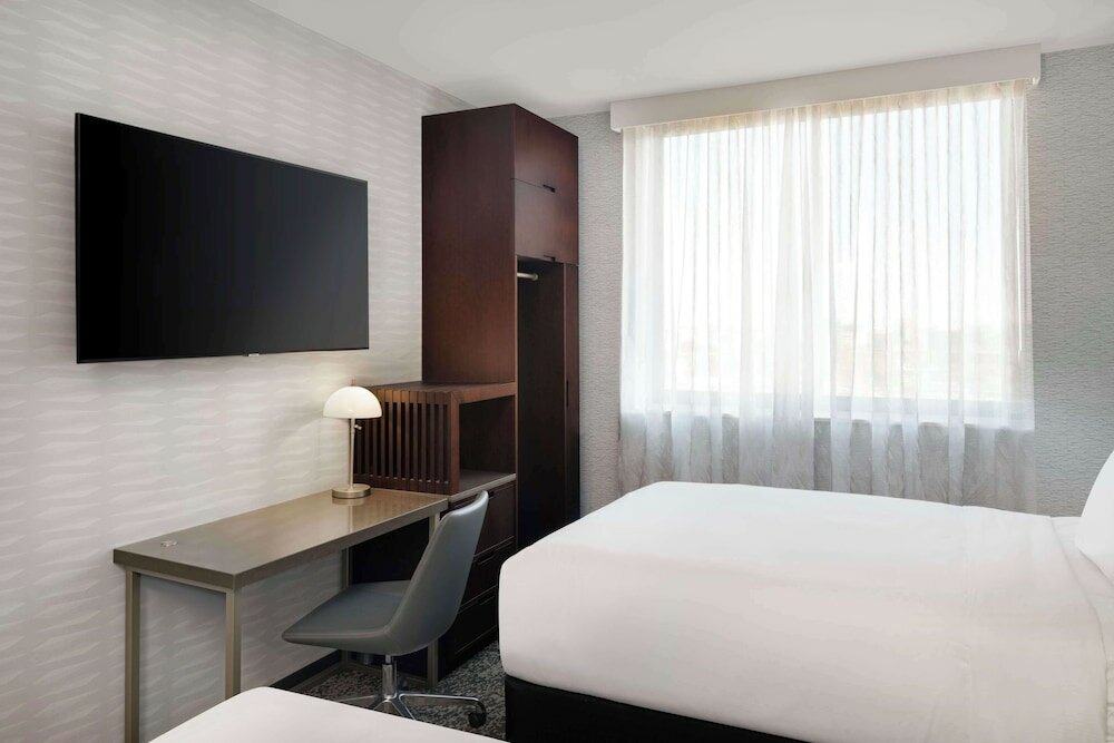 Фото DoubleTree by Hilton Long Island City New York