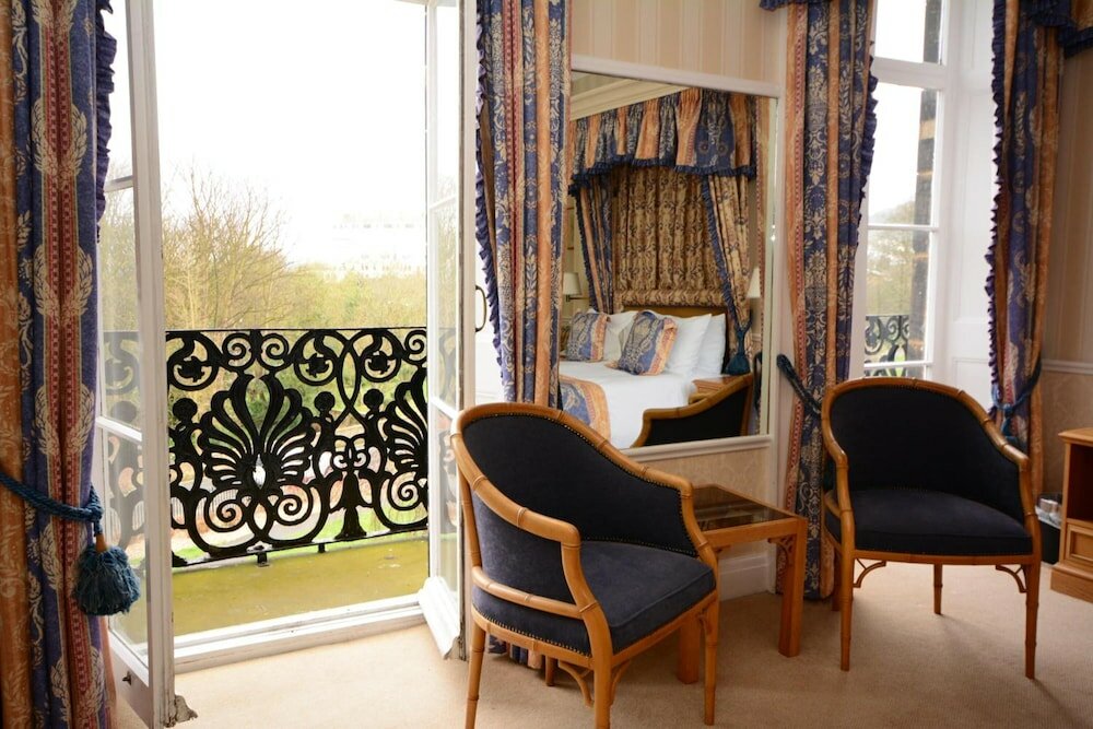 Фото The Crescent Hotel