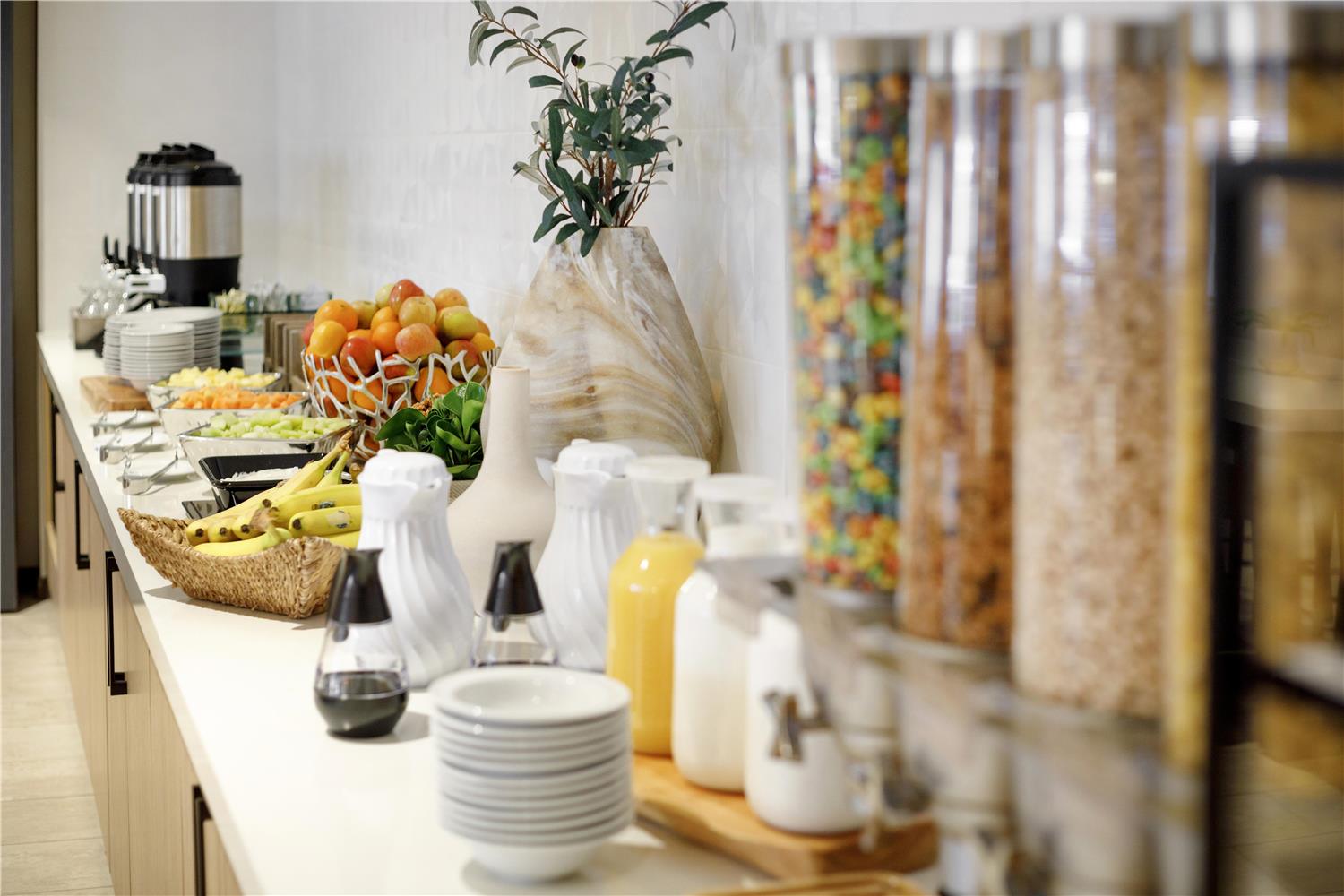 Фото Hilton Garden Inn LAX Los Angeles Airport