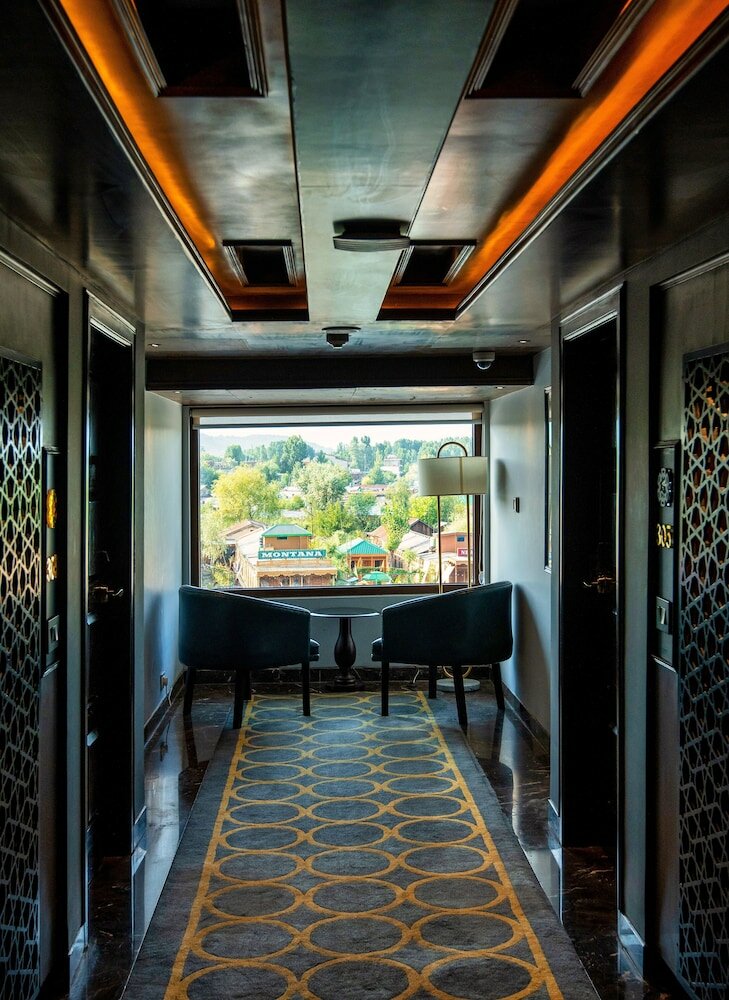 Фото The Vintage Srinagar at Dal Lake