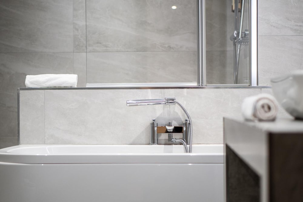 Фото Seagoe Hotel