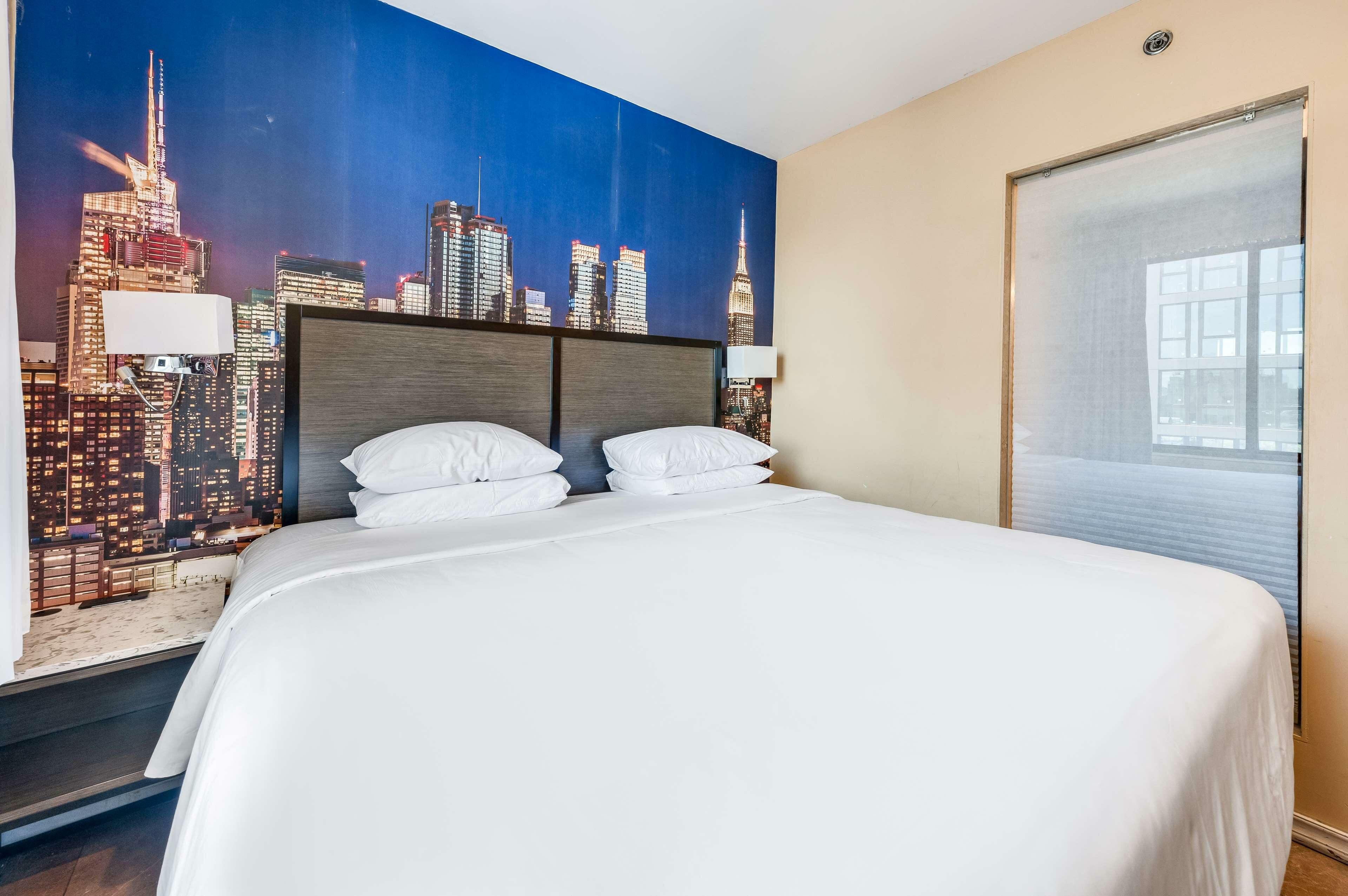 Фото Knights Inn Brooklyn Sunset Park