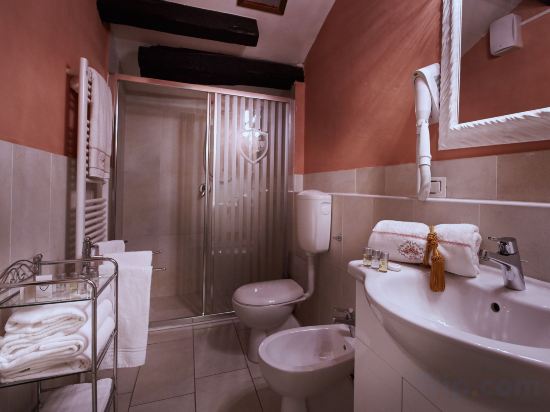 Фото Villa Tower Inn